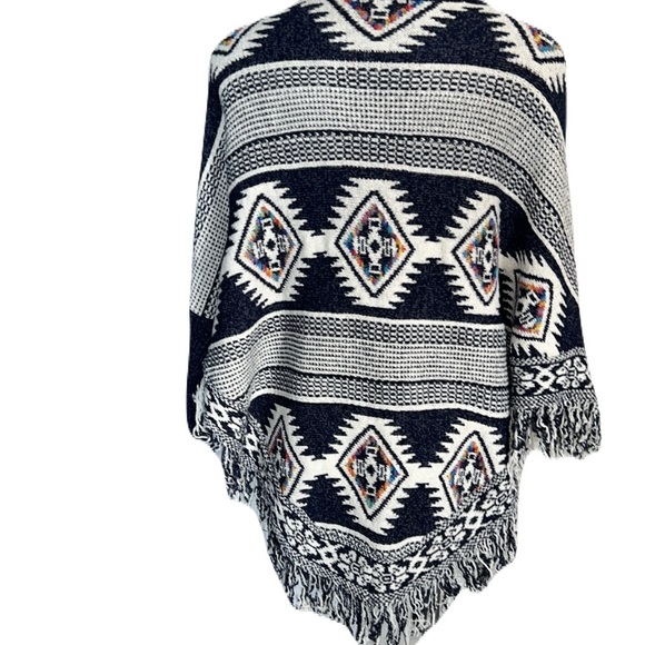 AZ Aztec Poncho - Picture 1 of 8